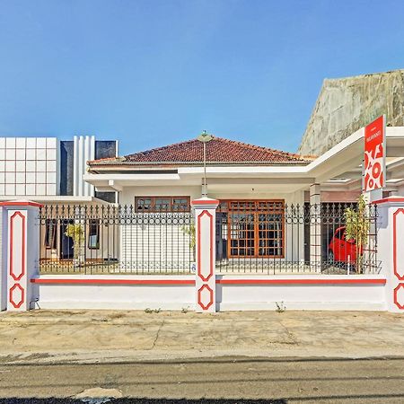 Готель Oyo 90344 Wijayanti Баньювангі Екстер'єр фото